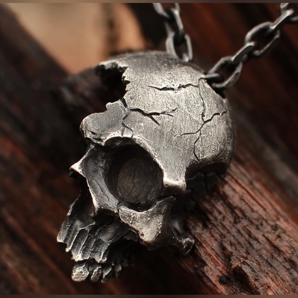 “Shattered Skull” Broken Half Gunmetal Steel Goth Punk Halloween Unisex Necklace - Picture 6 of 16